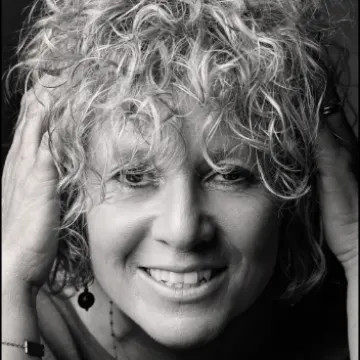 Michela Caravati, Associato Professionista APHSI